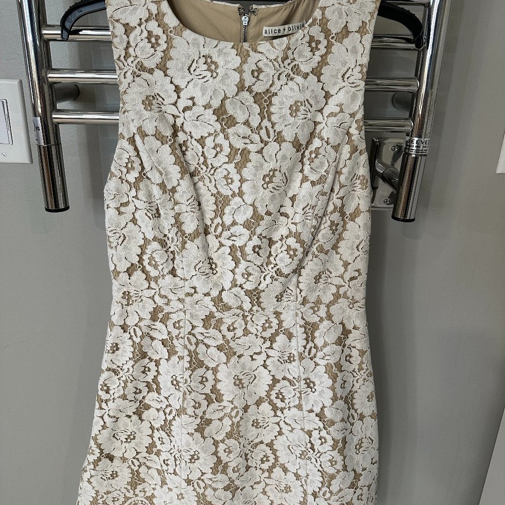 Alice and Olivia lace dress size 8